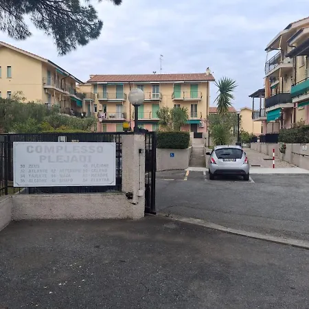 Plejadi Sea & Pool - Appartement Ceriale